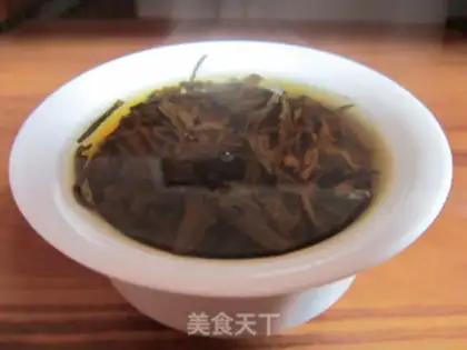 Make Homemade hot milk tea step 2