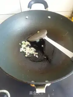 Make Garlic fried eggs step 3