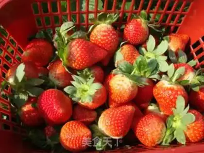 Make Strawberry balls step 0