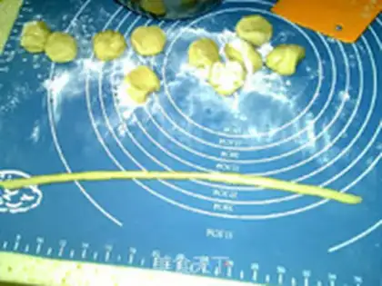 Make Air-cuttered eggs and sofas step 7