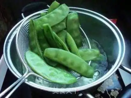 Make Sour, fried lentils step 1