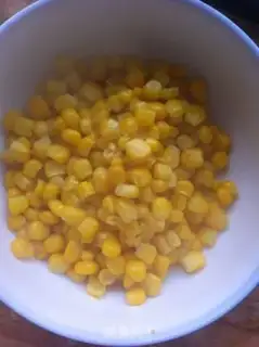 Make A gravy corn pizza step 5