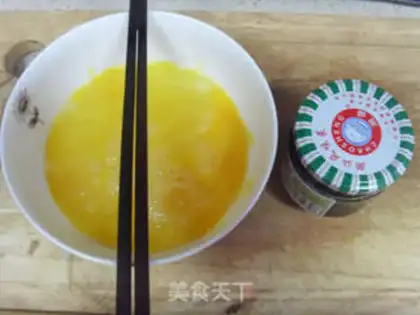 Make Olive fried eggs step 0