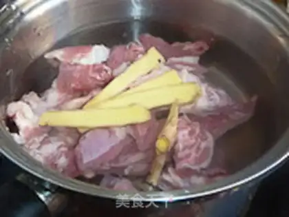Make Carrot broth step 1