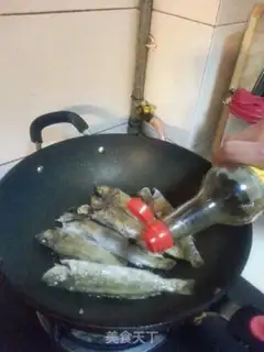 Make They always burn yellow fish step 5