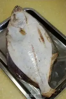 Make Garlic spicy sauce. Fish step 0