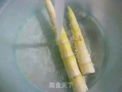 Make Thundered tofu tofu to burn ribs step 1