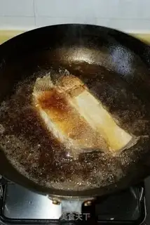 Make Garlic spicy sauce. Fish step 6
