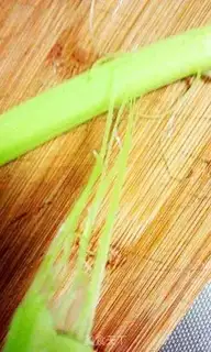 Make Celery makes lilies step 2