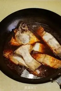 Make Garlic spicy sauce. Fish step 13