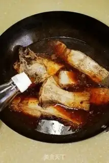 Make Garlic spicy sauce. Fish step 14