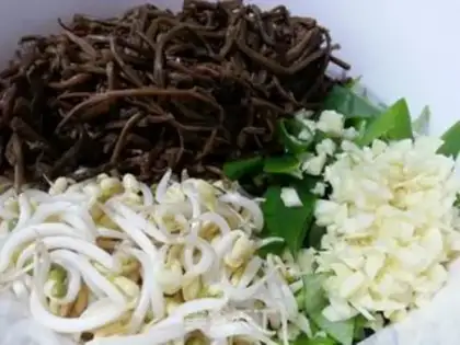 Make Korean spicy soup step 1