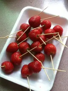 Make Strawberry lollipop step 1