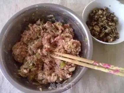 Make Frozen meat buns step 3