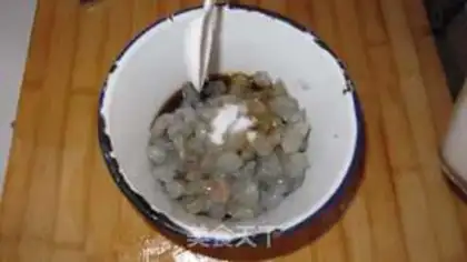 Make Cream shrimp mushroom dumplings step 3