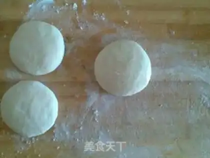 Make Spicy egg pie step 3