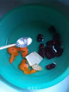 Make A grapefruit fruit spoon step 2