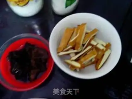 Make Celery fried tofu step 1