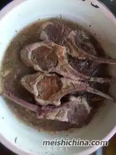 Make Yogurt mint with lamb chops step 0
