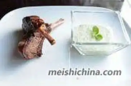 Make Yogurt mint with lamb chops step 3