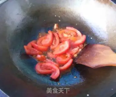 Make Tomato fried eggs step 3