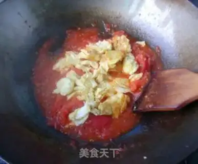 Make Tomato fried eggs step 5