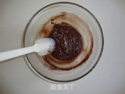 Make Six-inch chocolate twirl cake step 3