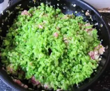 Make Celery pork buns step 7