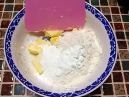 Make Apple almond pie step 0