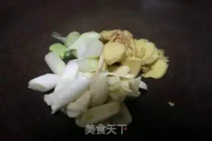 Make Xinjiang chicken step 1