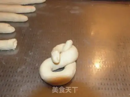 Make Kashda twists bread step 17