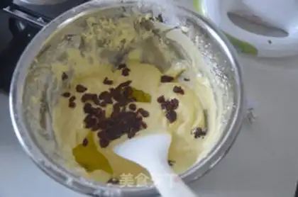 Make Orange cranberry cake step 4