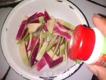 Make radish pickles step 4