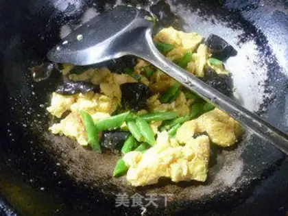 Make Plums, black-mucked eggs step 9