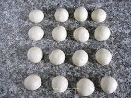 Make Chestnut rose rolls step 12
