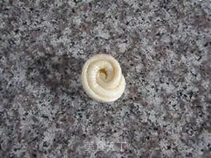 Make Chestnut rose rolls step 16