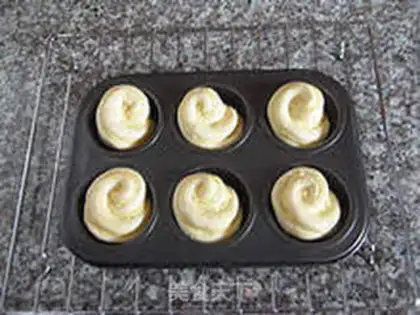 Make Chestnut rose rolls step 18