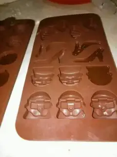 Make Homemade rose model chocolate step 4