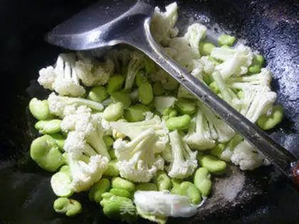 Make Ham sausages, beans, broccoli step 4