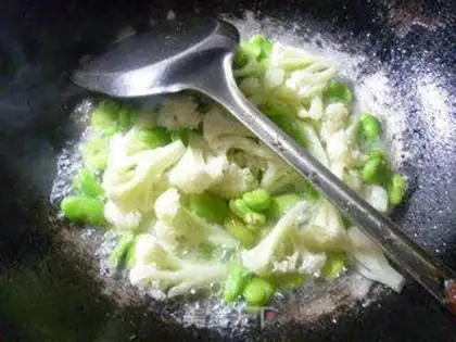 Make Ham sausages, beans, broccoli step 6