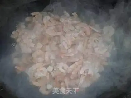Make Shrimp fried eggs step 1
