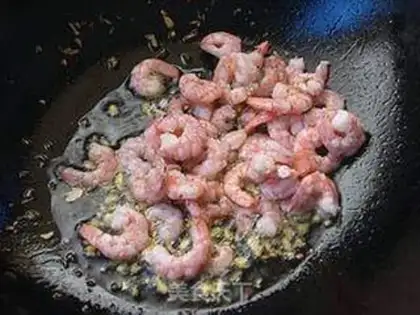 Make Shrimp fried eggs step 4