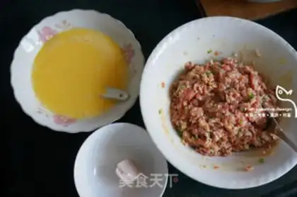 Make Tartars, crab and egg dumplings step 3