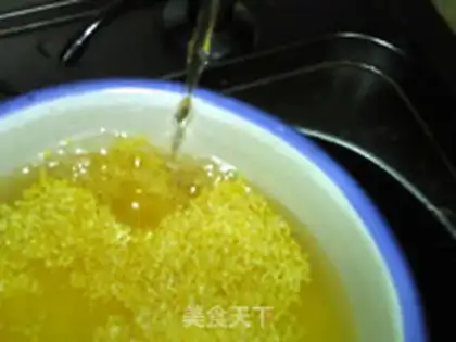 Make Ice cream and yellow congee step 1