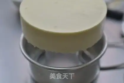Make The durian mousse cake step 15