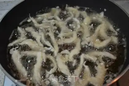 Make Fried pretzels step 8