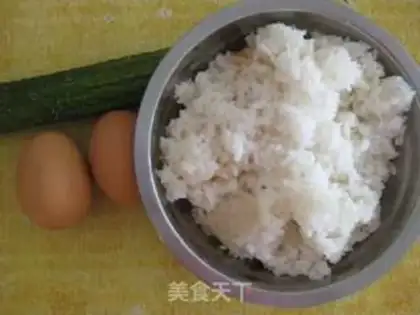 Make cucumber egg fried rice step 0