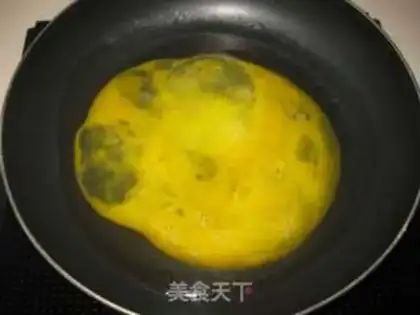 Make cucumber egg fried rice step 3