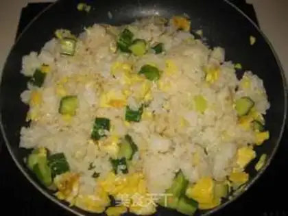 Make cucumber egg fried rice step 6
