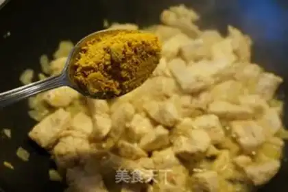 Make Homemade curry chicken step 2